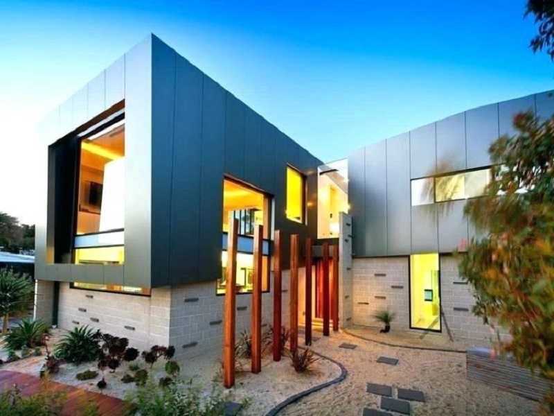 Distinctive modern-style prefabricated house