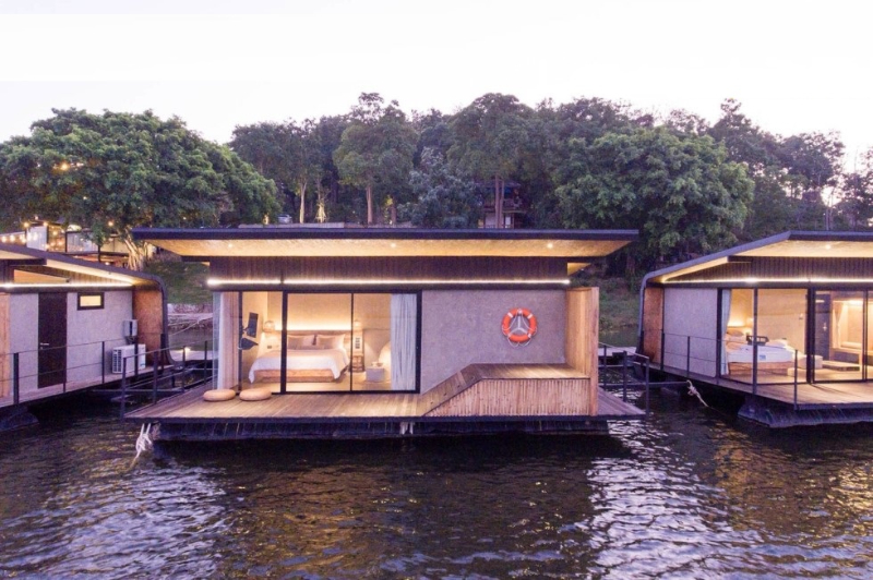 Prefabricated house floating on water, suitable for rivers and lakes