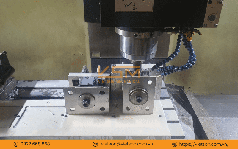 CNC Milling Machining at Viet Son Mechanical